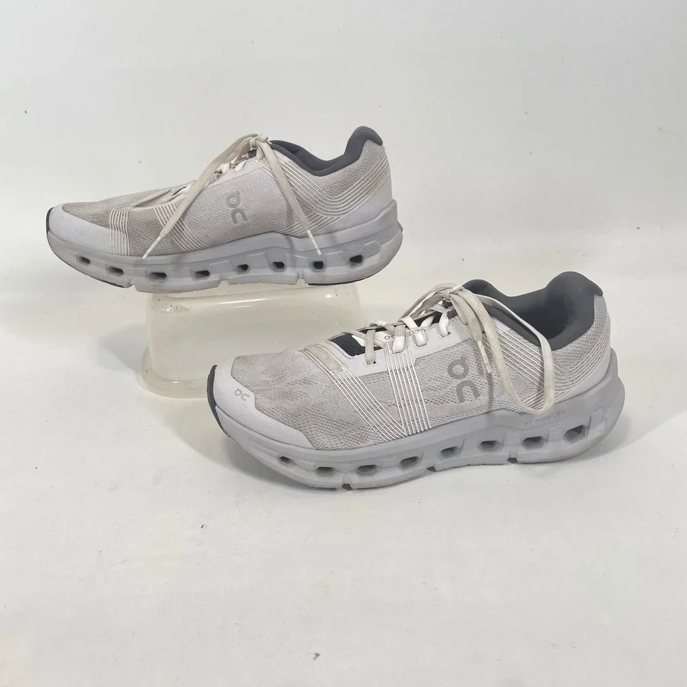 On Cloudgo Womens 8.5 Running Shoes White Grey 55.98625 CloudTec No Insoles